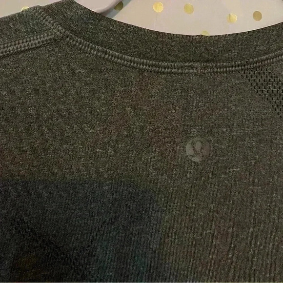 Lululemon Grey Mens Shirt - Picture 7 of 7